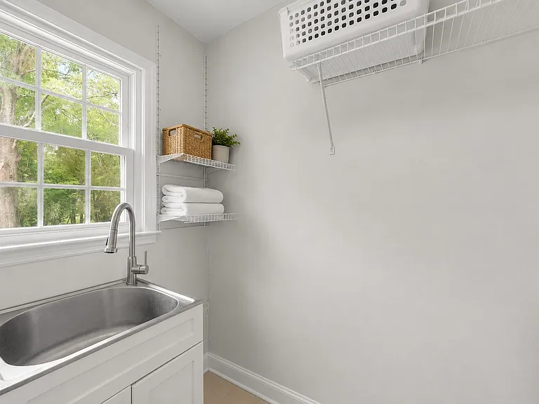 5048 Maplewood Dr — Photo 14