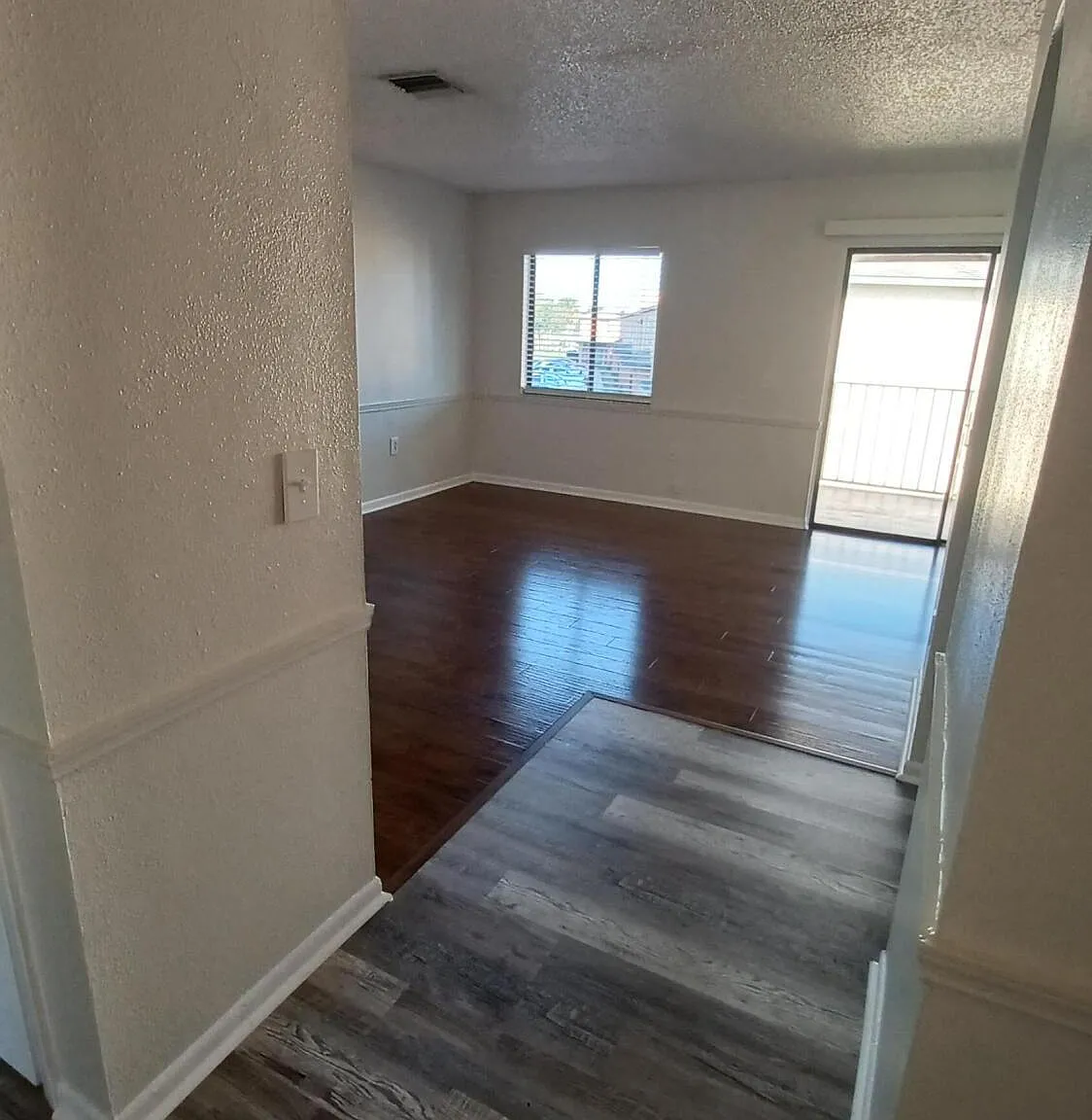 1 bed, 1.0 bath, 708 sqft, $1,250 — Photo 2