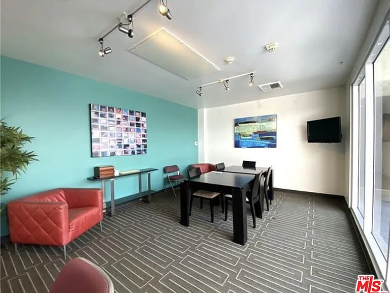 630 W 6th St #207 — Photo 39