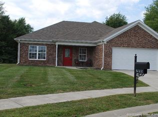 1222 Rolling Meadows Ct, Scottsburg, IN 47170