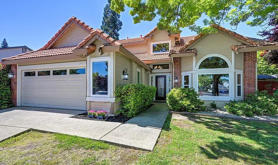 145 Timson Dr photo 1