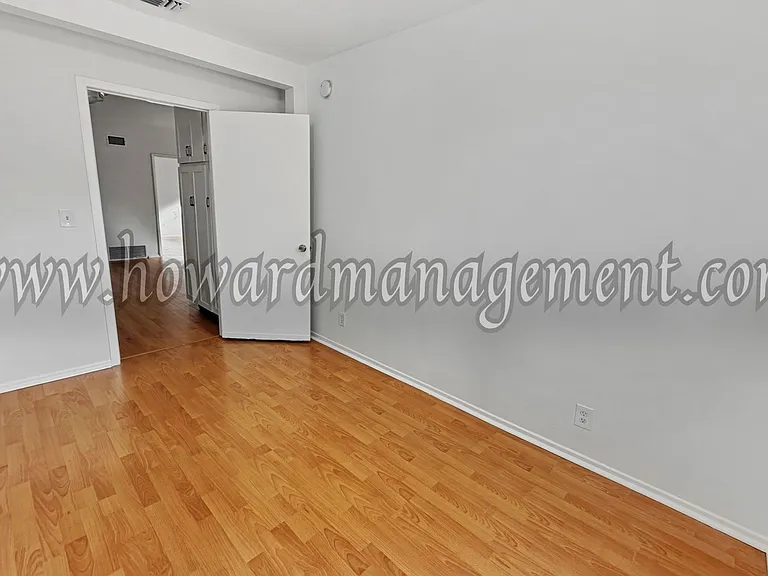 3717 Los Feliz — Photo 6