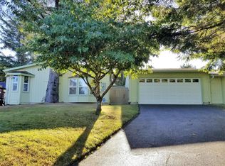 44 Spruce Ct, Depoe Bay, OR 97341