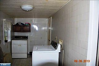 4th image of 5465 Grand Ave