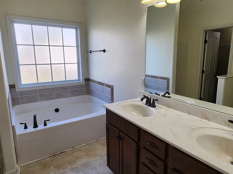 2969 Brewster Dr — Photo 14