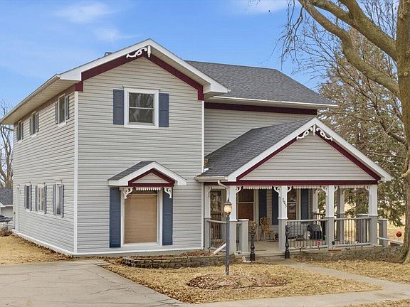 2nd image of 505 Country St