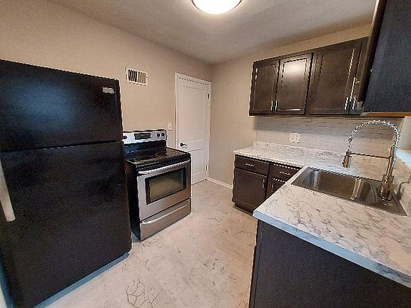 2nd image of 2616 N Hanssler Ct