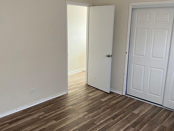 5th image of 1645 Downs Dr