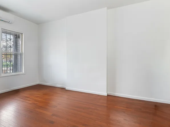 610 East 181st Street image 4 of 14