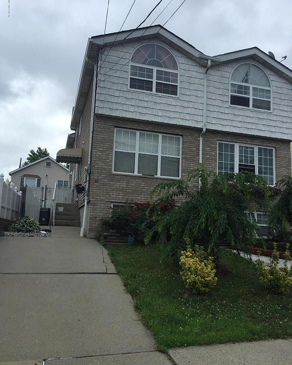 1st image of 15 Wellbrook Ave