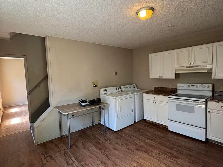 52 Diamond Ave — Photo 4