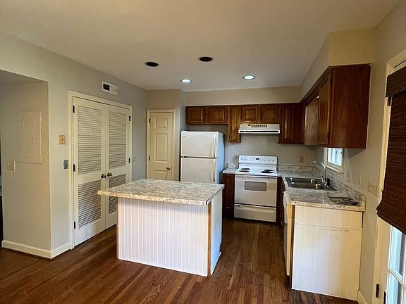 3rd image of 1931 18th Ave S