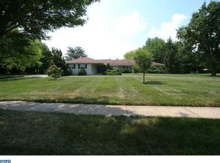 888 Heritage Rd, Moorestown, NJ 08057