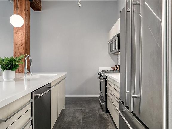 4th image of 136 Main 406 St #406