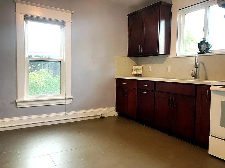 5604 17th Ave NE #4 — Photo 3