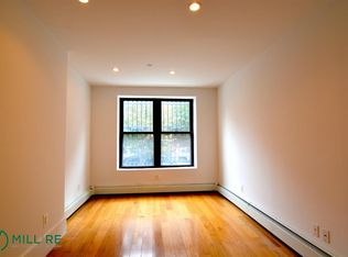 3046 30th St #1B, Astoria, NY 11102