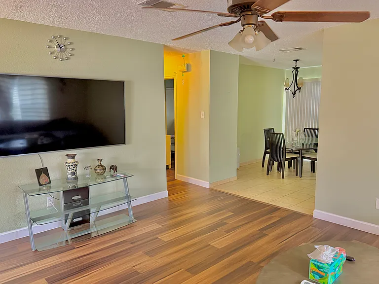 3058 Hill St — Photo 6