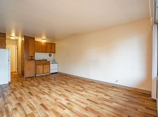 1120 NE 43rd St #1-201, Seattle, WA 98105
