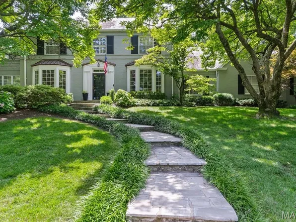47 Berkshire Dr, Saint Louis, MO 63117