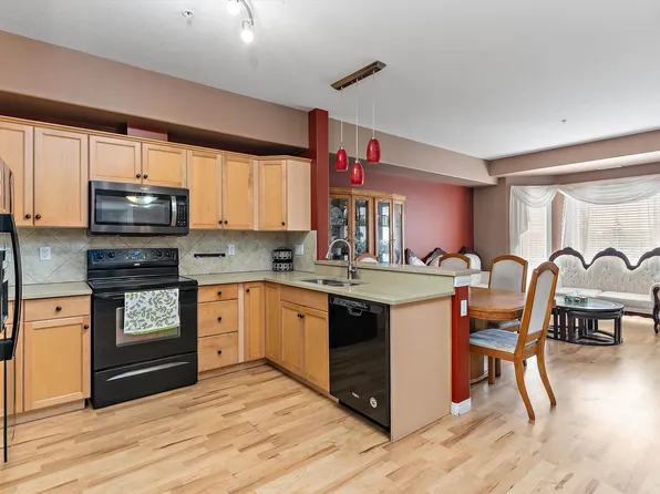 612 111th St SW #315, Edmonton, AB T6W 1R9