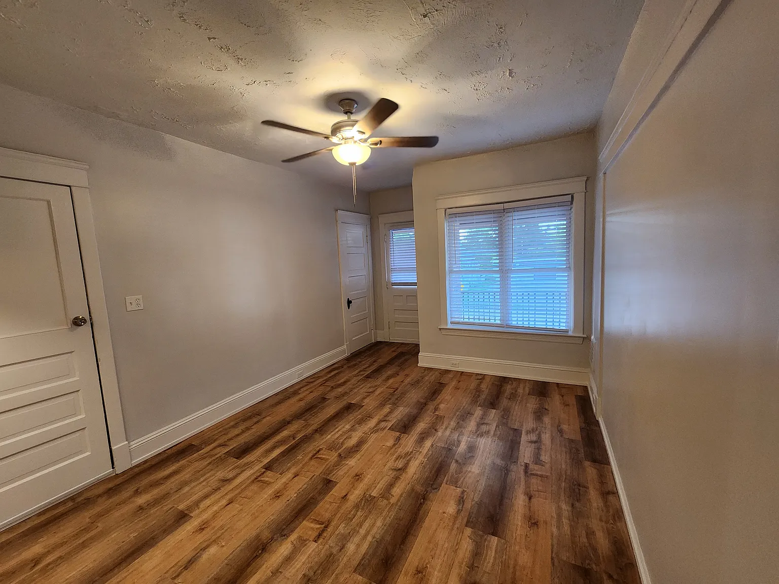 8511 Lake Ave — Photo 3