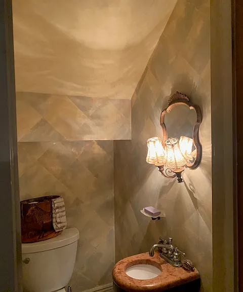 1239 Eleonore St — Photo 7