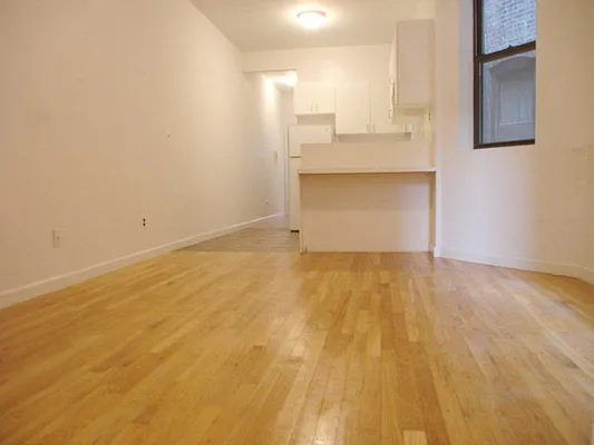 Rented by Glasser Realty LLC | media 24