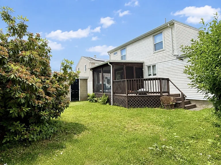 74 Seminole Ave — Photo 34