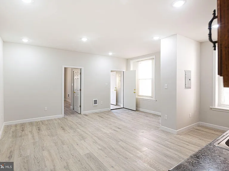 702 E Chelten Ave #1 — Photo 7