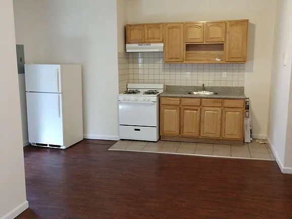 2 Bedrooms at 279 Goldsmith Ave #G2, Newark NJ — photo 1