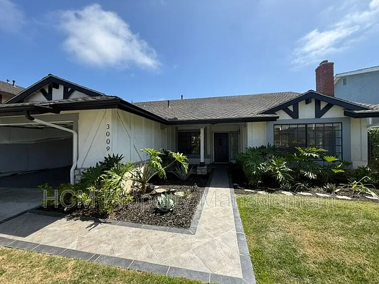 3009 Calle Juarez — Photo 1
