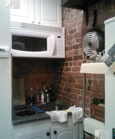 1687 Beacon St #6 — Photo 4