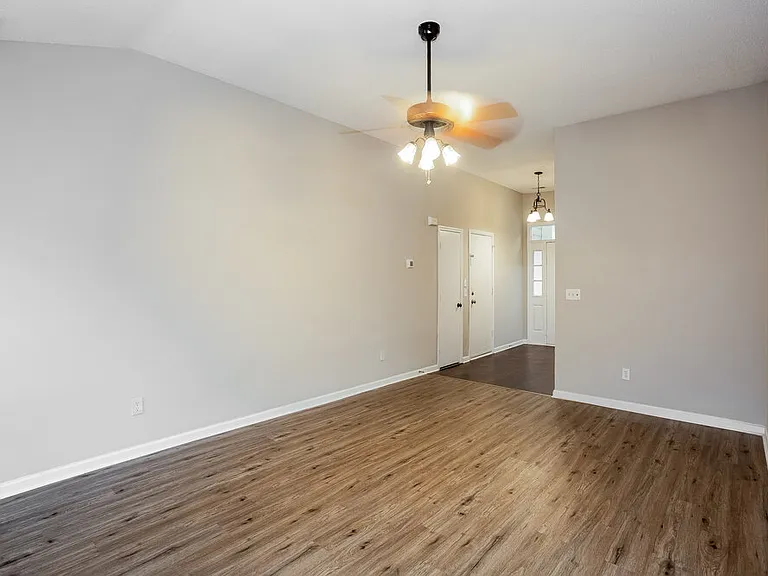 10342 Battle Ct — Photo 7