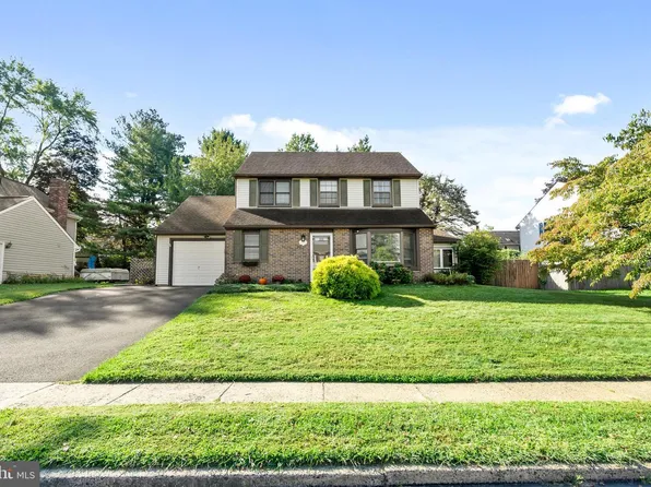 18 Essex Ln, Langhorne, PA 19047