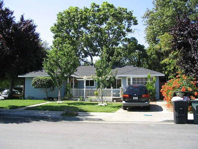 1st image of 1050 Manhattan Ct