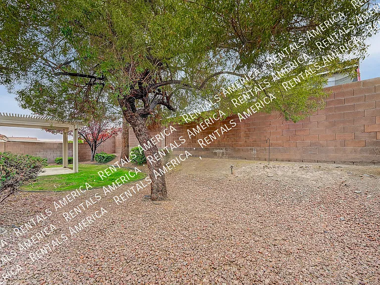 201 Sandhill Crane Ave — Photo 13