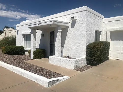 726 E Villa Dr #II Photo 1