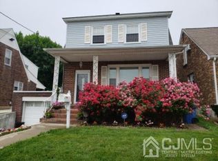 152 Clinton St, Woodbridge, NJ 07095