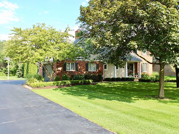 3rd image of 25178 Birchwoods Dr
