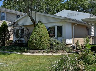 1243 S Ridge Ave, Arlington Heights, IL 60005