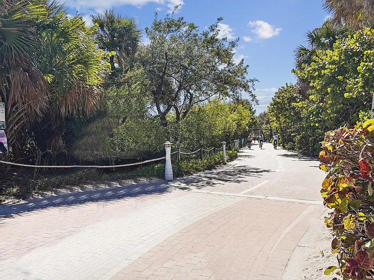The Anamar at Collins Park — Photo 35