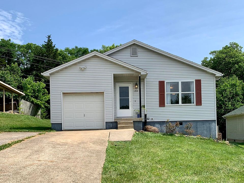 1st image of 252 Holly Berry Dr