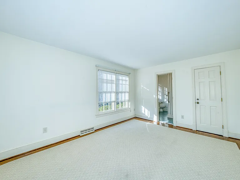 9720 Burnett Dr — Photo 34
