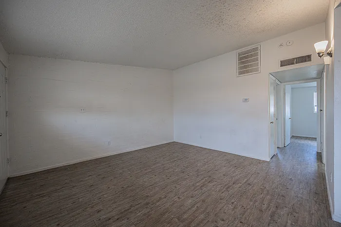 2139 W Devonshire Ave #2 — Photo 4
