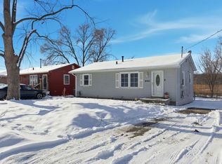 2404 E 37th Ct, Des Moines, IA 50317