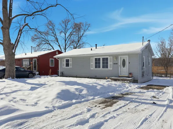 2404 E 37th Ct, Des Moines, IA 50317