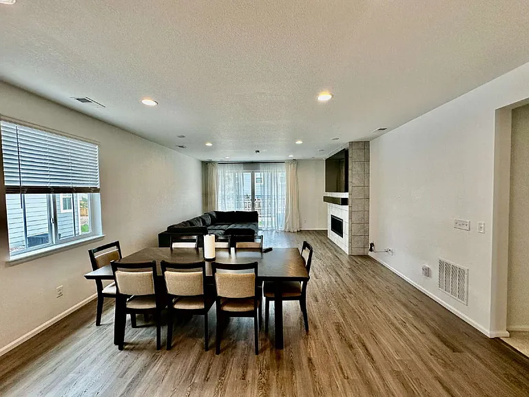 3983 Castle Vista Dr — Photo 9