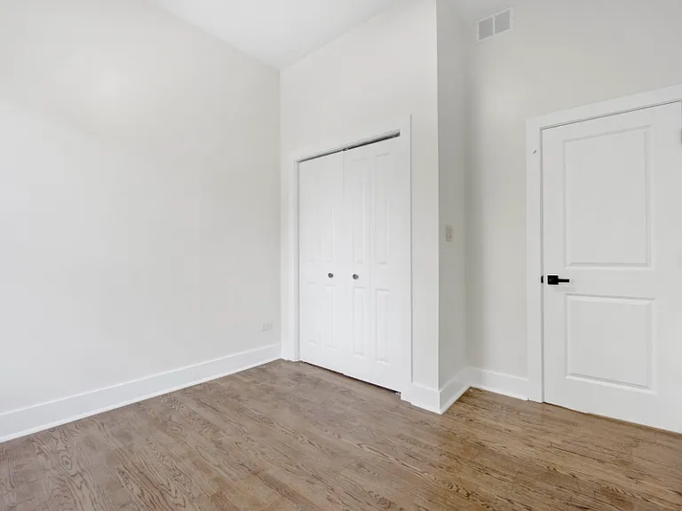 4927 S Prairie Ave #2N — Photo 10