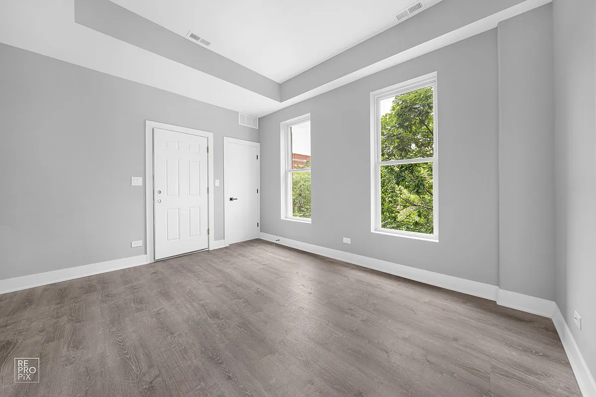 Building Photo - 1035 N Washtenaw Ave #1