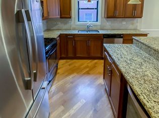 3233 N Kenmore Ave #1C, Chicago, IL 60657